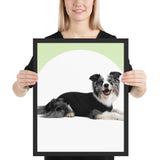 Tableau avec chien habillé content