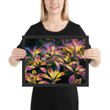 Tableau feuillage d'une jungle exotique violet